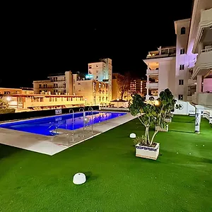https://carihuela-playa-los-nidos-1.es-andalucia.com